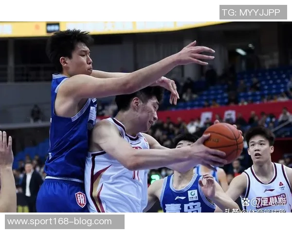 杨瀚森每次触球引观众欢呼应该将比赛用球归他所有 杨瀚森每次触球引观众欢呼应该将比赛用球归他所有